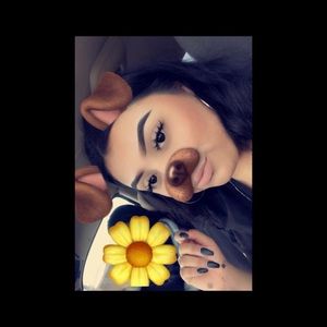 Meet your Posher, Estefania